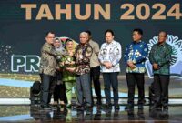 Wagub Sumut Serahkan Penghargaan Lingkungan Hidup 2024 berlangsung di Kantor Gubernur Sumut Jalan Diponegoro Nomor 30, Medan, pada Kamis (22/5/2025).