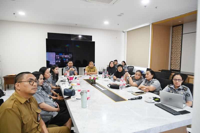 Suasana di Sedtaprov Sumut biro Hukum Kantor Gubernur Sumatera Utara, Jalan Diponegoro No. 30, Kota Medan. Senin, (19/05/2025).
