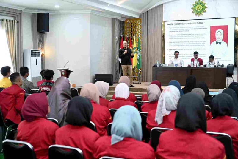 Plt Kepala Dinas Komunikasi dan Informatika Provinsi Sumut, Porman Mahulae menjadi Narasumber pada Dialog Publik 