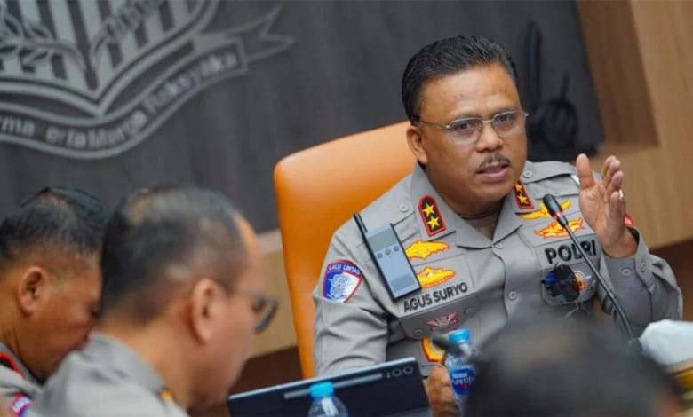 Kakorlantas Polri Irjen Pol Agus Suryonugroho usai Gelar Rapat Pengamanan Jelang Hari Buruh Jakarta, Rabu, (30/04/2025).