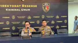 Kabid Humas Polda Metro Jaya, Kombes Pol Ade Ary saat memaparkan kejadian di Ditkrimum Polda Metro Jaya, Kamis, (01/05/2025)