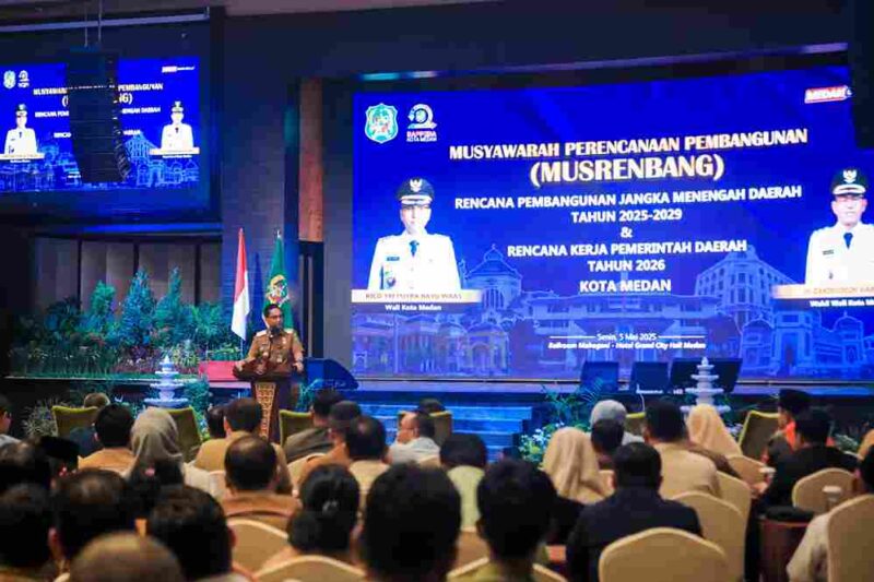 Wali Kota Medan, Rico Tri Putra Bayu Waas, membuka Musyawarah Perencanaan Pembangunan (Musrenbang) Rencana Pembangunan Jangka Menengah Daerah (RPJMD) Kota Medan tahun 2025-2029 dan Rencana Kerja Pemerintah Daerah (RKPD) Kota Medan 2026 di Grand City Hall Hotel, Senin (5/5/25).