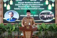 Rico Waas saat menghadiri halal bi halal dan silaturahmi Majelis Taklim Tabayyun di Gedung PKK Kota Medan, Senin (5/5/2025).