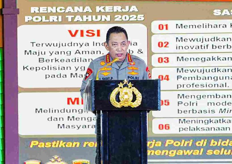 Kapolri Jenderal Listyo Sigit Prabowo menutup Rapat Kerja Teknis (Rakernis) gabungan SDM dan Staf Logistik (Slog) Polri di Aula Bareskrim, Jakarta Selatan, pada Jumat, (09/05/2025).