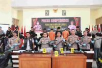 Polres Bener Meriah menggelar konferensi pers terkait pengungkapan kasus kekerasan terhadap anak serta penindakan terhadap aktivitas geng motor yang melibatkan sejumlah remaja di wilayah Kabupaten Bener Meriah. Jum'at, (09/05/2025).