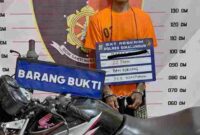 Tersangka Pelaku Pencurian Sepeda Motor, Abas alias Bolong (22), warga Nagori Birong Ulu Manriah, Kecamatan Sidamanik, Kabupaten Simalungun. Sabtu, (10/05/2025).