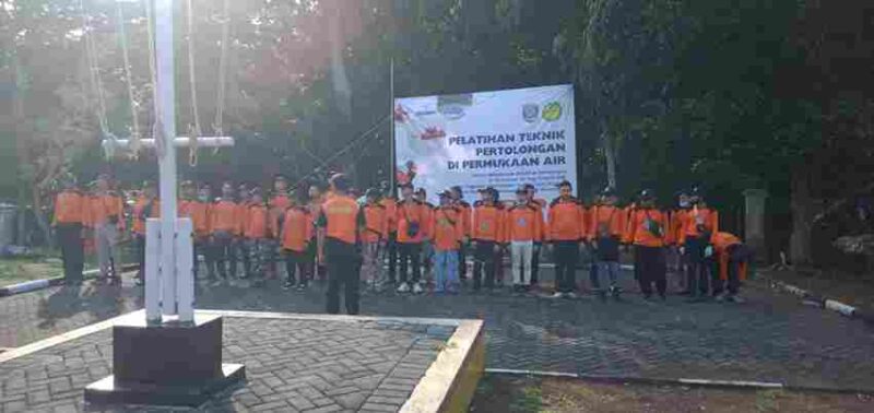 Hari kedua Pelatihan Potensi SAR oleh BASARNAS di Mako AL Sendangbiru, Sabtu, (10/05/2025).