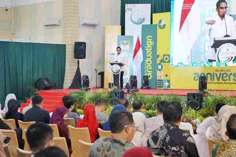Wali Kota Medan Rico Tri Putra Bayu Waas saat menghadiri Graduation Al-Amjad TK 2025 di Al-Amjad Convention Hall, jalan Merpati, Minggu (11/05/2025).