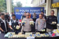Kapolrestabes Medan, Kombes Pol Gidion Arif Setyawan melaksanakan Konferensi Pers terkait sabu seberat 22 Kg. Selasa, (11/05/2025).
