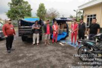 Satreskrim Simalungun saat mengamankan barang bukti dan para pelaku penyahgunaan BBM Bersubsidi. Sabtu, (17/05/2025).