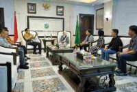 Wali Kota Medan Rico Tri Putra Bayu Waas menerima pengurus Himpunan Mahasiswa Islam (HMI) cabang Medan di Balai Kota, Kamis (22/5/2025).