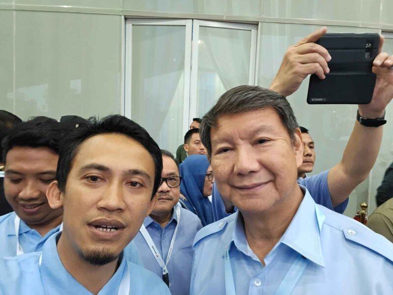 Sekjend Bara JP, Relly Reagen (Kiri).(*)