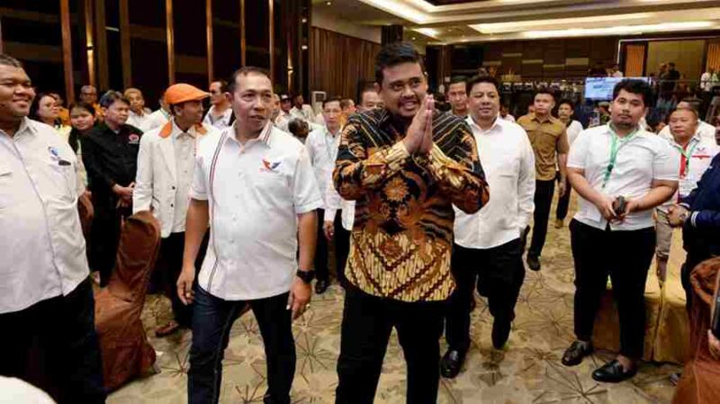 Bobby Nasution saat menghadiri Pelantikan Pengurus Dewan Pimpinan Wilayah (DPW) Perindo Sumut periode 2024-2029, serta Konsolidasi Anggota DPRD Partai Perindo se-Sumut  di Ballroom Sudirman Hotel Le Polonia, Jalan Sudirman Nomor 14 Medan. Sabtu (17/5) malam.