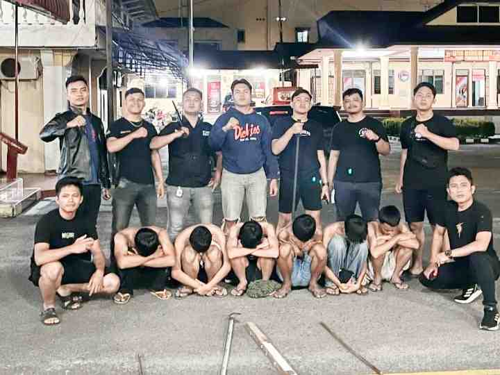 Tim khusus (Timsus) Dayok Mirah gerak cepat mengamankan enam orang remaja yang diduga terlibat aksi tawuran di Jalan HOS. Cokroaminoto, Kecamatan Siantar Utara Kota Pematangsiantar, pada Rabu (28/5/2025) malam pukul 23.00 WIB.