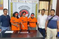 Unit Reskrim Polsek Tanah Jawa menangkap tiga orang tersangka dalam kasus peredaran sabu di wilayah hukumnya, Selasa (6/5/2025) pukul 05.00 WIB.