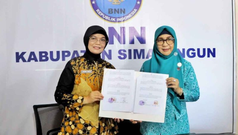 Tim Penggerak Pemberdayaan Kesejahteraan Keluarga (TP PKK) dan Badan Narkotika Nasional (BNN) Kabupaten Simalungun menandatangani nota kesepahaman terkait penguatan peran keluarga dalam upaya pencegahan penyalahgunaan serta peredaran gelap narkotika dan prekursor narkotika (P4GN). Selasa,(6/5/2025)