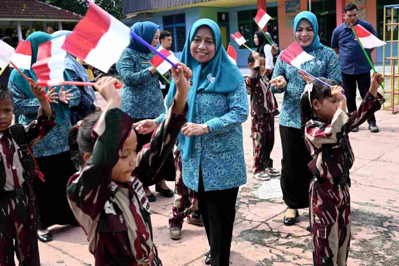 Staf Ahli I Tim Penggerak (TP) Pemberdayaan Kesejahteraan Keluarga (PKK) Sumatera Utara (Sumut) Titiek Sugiharti melakukan supervisi di Labuhanbatu pada Rabu (21/5/2025).