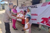 Dalam rangka memperingati Hari Ulang Tahun Bhayangkara ke-79, Polsek Bangun memberikan bantuan sosial. Jumat, (27/6)