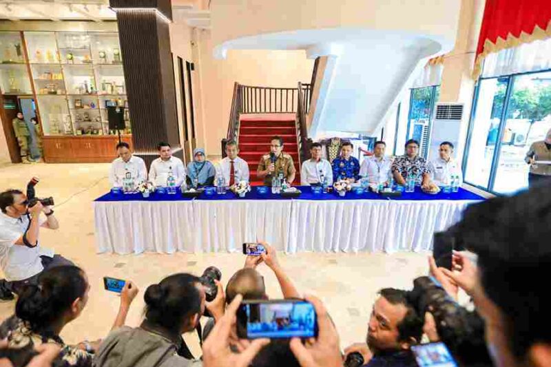 Pemko Medan bersama Badan Narkotika Nasional (BNN) Provinsi Sumatera Utara  melaksanakan Konferensi Pers di lobi Balai Kota Medan, Senin (2/6/2025).