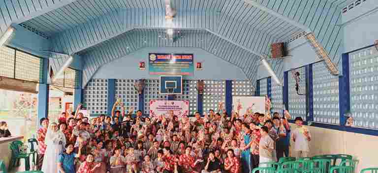 Bidang Kedokteran dan Kesehatan (Bid Dokkes) Polda Sumatera Utara menggelar kegiatan pelayanan kesehatan dan penyuluhan di Sekolah Luar Biasa (SLB) B Karya Murni, Medan, pada Kamis (12/6/2025).