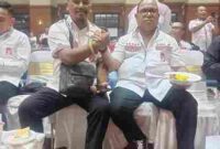 Perwakilan Pengurus DPD Bara JP Jawa Timur saat Salam Komando dengan Ketua Umum Terpilih DPP Bara JP, Fran Ansanay. Kamis, (19/6)