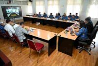 Plt Kepala Dinas Kebudayaan, Pariwisata dan Ekonomi Kreatif (Disbudparekraf) Sumut Dikky Anugerah memimpin Rapat Finalisasi Kegiatan Sosialisasi dan Edukasi Toba Caldera UNESCO Global Geopark, Persiapan Kegiatan Gerakan Hijaukan Danau Toba di Aula Kantor Disbudparekraf Sumut, Jalan Rumah Sakit Haji, No. 10A, Deliserdang, Senin (2/6/2025).