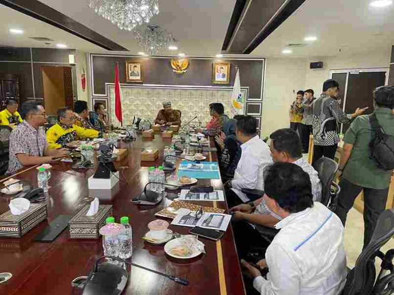 Pemerintah Kabupaten Asahan menggelar audiensi resmi dengan Menteri Sosial Republik Indonesia Dr. H. Syaifullah Yusup, di Kantor Kementerian Sosial RI Jakarta. Rabu (26/06). 