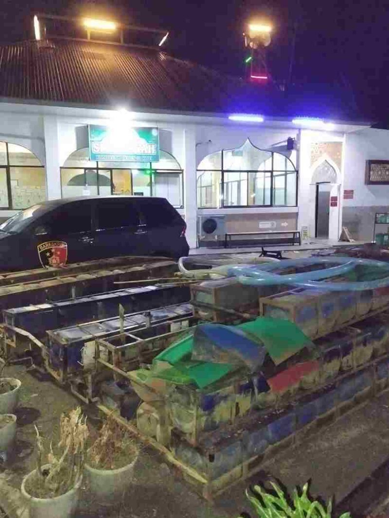 Barang bukti yang diamankan berupa 7 unit mesin penyedot pasir lengkap 