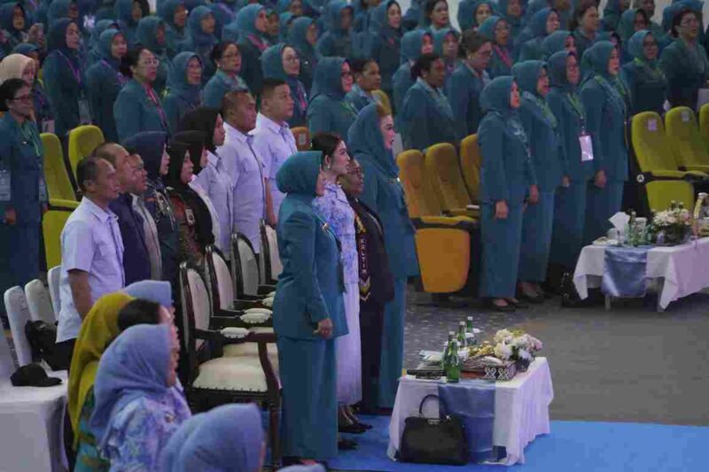 Ketua TPP PKK Kabupaten Asahan Ikuti Puncak Peringatan Hari Kesatuan Gerak (HKG) ke-53 Pemberdayaan Kesejahteraan Keluarga (PKK) di Plenary Hall, Samarinda Convention Center, Selasa (8/7/2025) siang, 