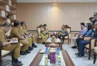 Gubernur Sumatera Utara (Sumut) Muhammad Bobby Afif Nasution menerima kunjungan audiensi Kepala Perwakilan Ombudsman RI Sumut Herdensi Adnin di Ruang Kerja Kantor Gubernur Sumut, Jalan Pangeran Diponegoro Nomor 30 Medan, Selasa (15/7).  