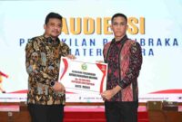 Gubernur Sumatera Utara (Sumut) Muhammad Bobby Afif Nasution  menerima audiensi putra dan putri Paskibraka pilihan Sumut di Aula Tengku Rizal Nurdin, Jalan Sudirman 41,Medan, Minggu (13/07/2025). 