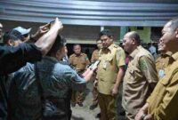 Gubernur Sumatera Utara (Sumut) Bobby Afif Nasution, di dampingi sejumlah OPD Dan Bupati Langkat, meninjau langsung Posyandu Pembantu (Postu) serta berdialog dengan masyarakat Desa Pulau Kampai, Kecamatan Pangkalan Susu, Kabupaten Langkat, sast melakukan kunjungan kerja, Senin (21/7/2025).
