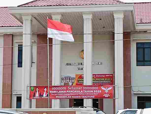 Kantor Pengadilan Tarutung. Selasa, (1/7/2025)