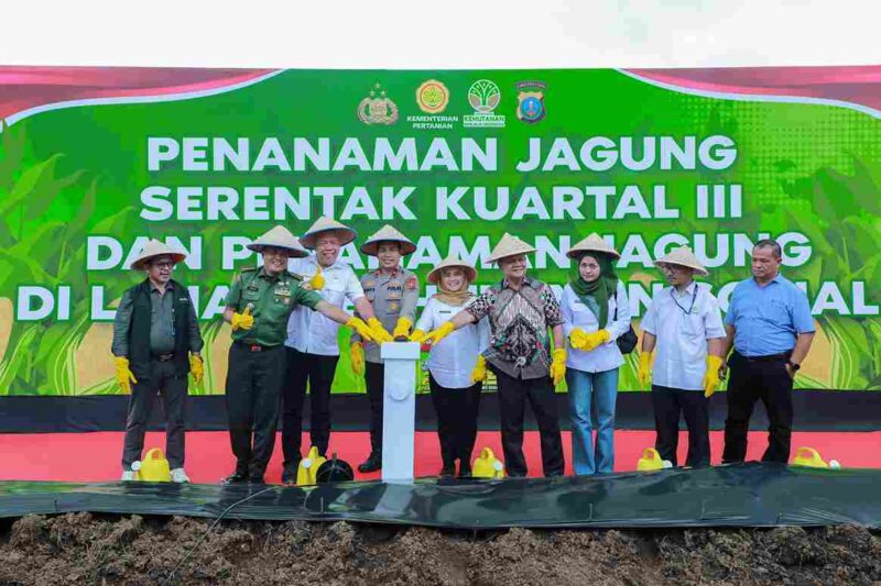 kegiatan penanaman jagung serentak Kuartal III yang digelar di Mapolda Sumut.