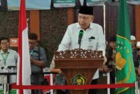 Pelaksana Harian (Plh) Sekretaris Daerah Provinsi (Sekdaprov) Sumatera Utara (Sumut) Effendy Pohan menyambut kepulangan jemaah haji kelompok terbang (Kloter) 23 Debarkasi Medan asal Kabupaten Padanglawas Utara (Paluta) di Asrama Haji Medan Jalan A.H Nasution  Medan, Rabu (9/7/2025).