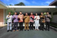 Wali Kota Pematangsiantar Wesly Silalahi SH MKn, menerim audiensi dari Sekretaris Jenderal United Evangelical Mission (UEM) Pdt Dr Andar Parlindungan Pasaribu, di rumah dinas wali kota, Jalan MH Sitorus Kelurahan Teladan Kecamatan Siantar Barat, Senin (14/07/2025) pagi