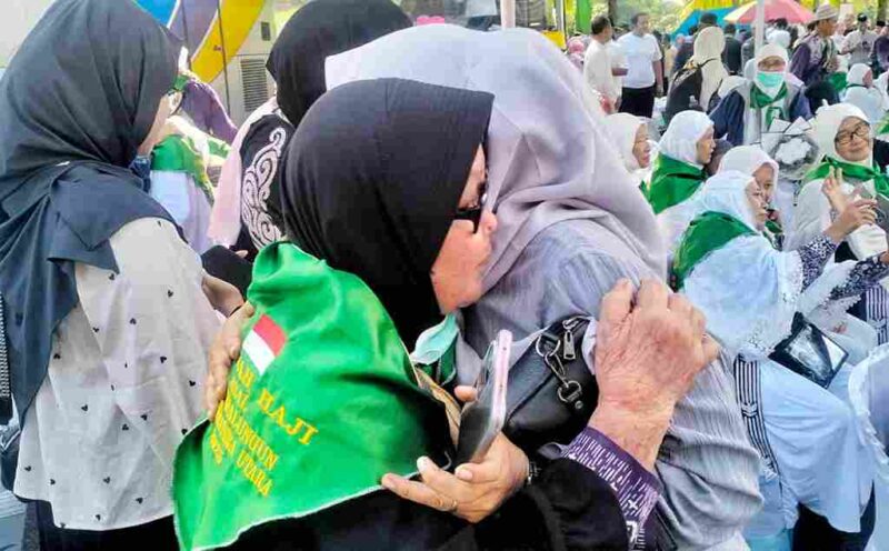 Sebanyak 212 Jamaah haji asal Kabupaten Simalungun Tahun 2025  telah kembali ke tanah air tiba di bumi Habonaron Do Bona, Kabupaten Simalungun dalam keadaan sehat walafiat.
