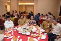 Sekretaris Daerah Provinsi Sumatera Utara (Sumut) Togap Simangunsong menghadiri syukuran oleh Kontingen Persatuan Wanita Kristen Indonesia (PWKI) di Ruang Jasmine Hotel Adimulia, Jalan Diponegoro Kota Medan, Senin (21/7). Syukuran tersebut dilaksanakan atas pencapaian PWKI Sumut sebagai juara umum pada Rakernas PWKI XXI dan Pesparawi di Batam..