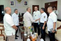 Sekretaris Daerah Provinsi Sumatera Utara (Sumut) Togap Simangunsong menerima audiensi Dirjen Perumahan Pedesaan Kementerian Perumahan dan Pemukiman RI di Ruang Kerja Lantai 9 Kantor Gubernur Sumut Jalan Diponegoro 30, Kota Medan, Rabu (16/7).