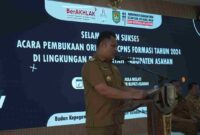 Wakil Bupati Asahan, Rianto, SH., M.A.P membuka pelaksanaan orientasi Calon Pegawai Negeri Sipil (CPNS) formasi tahun 2024 di lingkungan Pemerintah Kabupaten Asahan  di Aula Melati Kantor Bupati Asahan Senin (14/07/2025). 