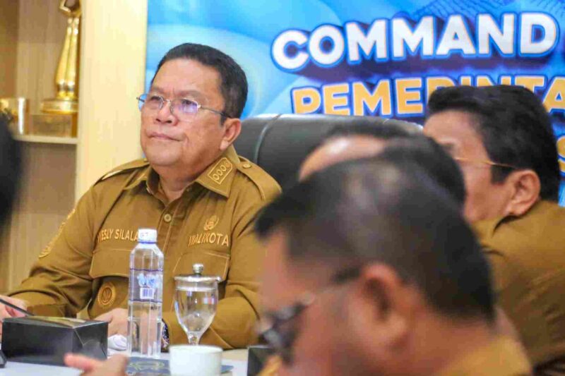 Wali Kota Pematangsiantar Wesly Silalahi SH MKn mengikuti acara peluncuran 80.081 Koperasi Desa/Kelurahan Merah Putih yang dipusatkan di Kabupaten Klaten Provinsi Jawa Tengah, Senin (21/07/2025) pagi. Wesly mengikuti kegiatan tersebut melalui zoom meeting dari Command Center di Balai Kota, Jalan Merdeka Pematangsiantar