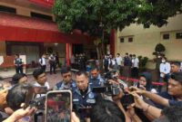 Dirresnarkoba Polda Sumut, Dr. Jean Calvijn Simanjuntak, S.I.K., M.H. saat doorstop di Mapolda Sumatera utara.