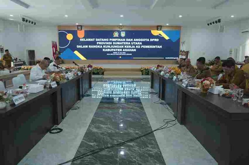 Wakil Bupati Asahan, Rianto, SH., M.A.P, menerima kunjungan kerja Anggota DPRD Provinsi Sumatera Utara dari Daerah Pemilihan (Dapil) 5 di Aula Melati, Kantor Bupati Asahan, Senin (7/7/2025).