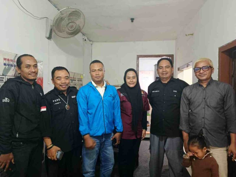 Komunitas Jurnalis Jawa Timur (KJJT) Malang Raya menggelar pertemuan rutin  di LPK HAYATA KOREA sekaligus kantor seketaritan jalan raya Ketawang Rt 17 Rw 03 desa ketawang, Minggu, (6/7/2025).