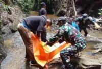 penemuan sesosok mayat wanita tanpa kepala di aliran sungai dekat Jembatan Kembar pada Minggu sore,(20/7/2025)