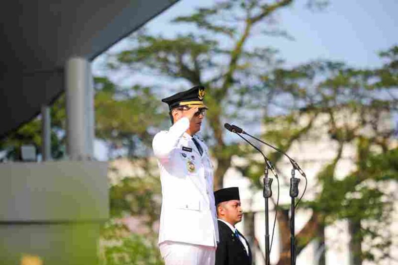 Peringatan HUT Kota Medan ini dipimpin langsung Wali Kota Medan, Rico Tri Putra Bayu Waas.  digelar di Lapangan Merdeka Medan, Selasa (1/7/25) 