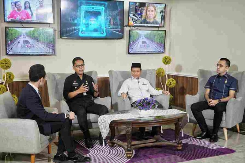 Wali Kota Medan Rico Waas saat  menjadi narasumber dialog dalam program Kupas Tuntas di Stasiun TVRI dengan tema Refleksi Usia 435 tahun Kota Medan, Medan Hebat Untuk Semua, Selasa (15/7/2025).