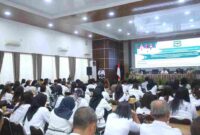 Wali Kota Pematangsiantar Wesly Silalahi SH MKn diwakili Asisten Perekonomian dan Pembangunan Zainal Siahaan SE MM menutup Pelatihan Keterampilan Kerja Penggunaan Dana Bagi Hasil Cukai Hasil Tembakau (DBHCHT) Kota Pematangsiantar Tahun 2025. Penutupan pelatihan berlangsung di Ruang Serbaguna Pemko Pematangsiantar, Rabu (16/07/2025).