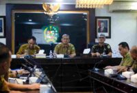  rapat Koordinasi persiapan pembentukan BNN Kota Medan yang dipimpin Wali Kota Medan Rico Tri Putra Bayu Waas diwakili Sekda Wiriya Alrahman di ruang rapat II, Kantor Wali Kota Medan, Senin (14/7/25).