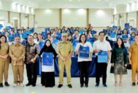 Bupati Simalungun, Dr H Anton Achmad Saragih  ketika berfoto bersama para peserta. berlangsung di Simalungun Hotel, Pematang Raya, Sumut, Selasa (22/7/2025).